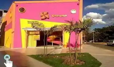 Espaço Cata Vento Uba - Conta com 700m², uma grande diversidade de brinquedos, estrutura com climatizador, banheiro para portadores de necessidades especiais, fraldário..