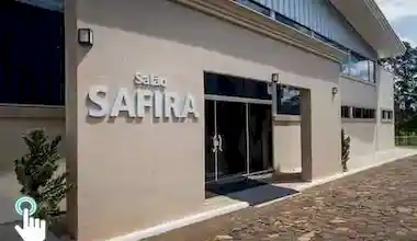 Salão Safira, capacidade total de 1.500 pessoas, mais de 800m² de área, capacidade para até 450 pessoas, cozinha de apoio, ambiente climatizado, som e iluminação, lounge aberto, banheiros completos..
