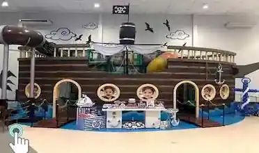 Espaço Santa Arruaça - 750 m² de pura diversão, Arvorismo, tirolesa, autopista, simulador duplo de carro, tobogã, barco, cama elástica, rock band, Kinect, autorama, máquina de basquete, casinha, camarim, área baby, mini quadra de futebol e splash bubble..