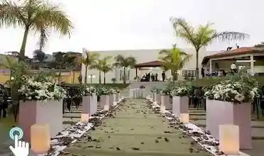 Espaço Villa Campos - Espaço moderno e elegante, jardim com muito verde, proporcionando um cenário perfeito para sua cerimônia ser inesquecível..