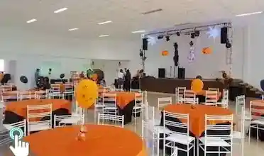 Salão Espaço Hangar - Espaço moderno e elegante, dispõe de um lindo jardim com muito verde, cenário perfeito para sua cerimônia, estrutura completa para a sua festa..