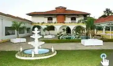 Sitio Finca Dom Pepe - 24.000 m² de área, heliponto, lago, salão de jogos, 3 quiosques, quadra de vôlei, playground, campo de futebol, capela, aquários, salão para 500 pessoas..